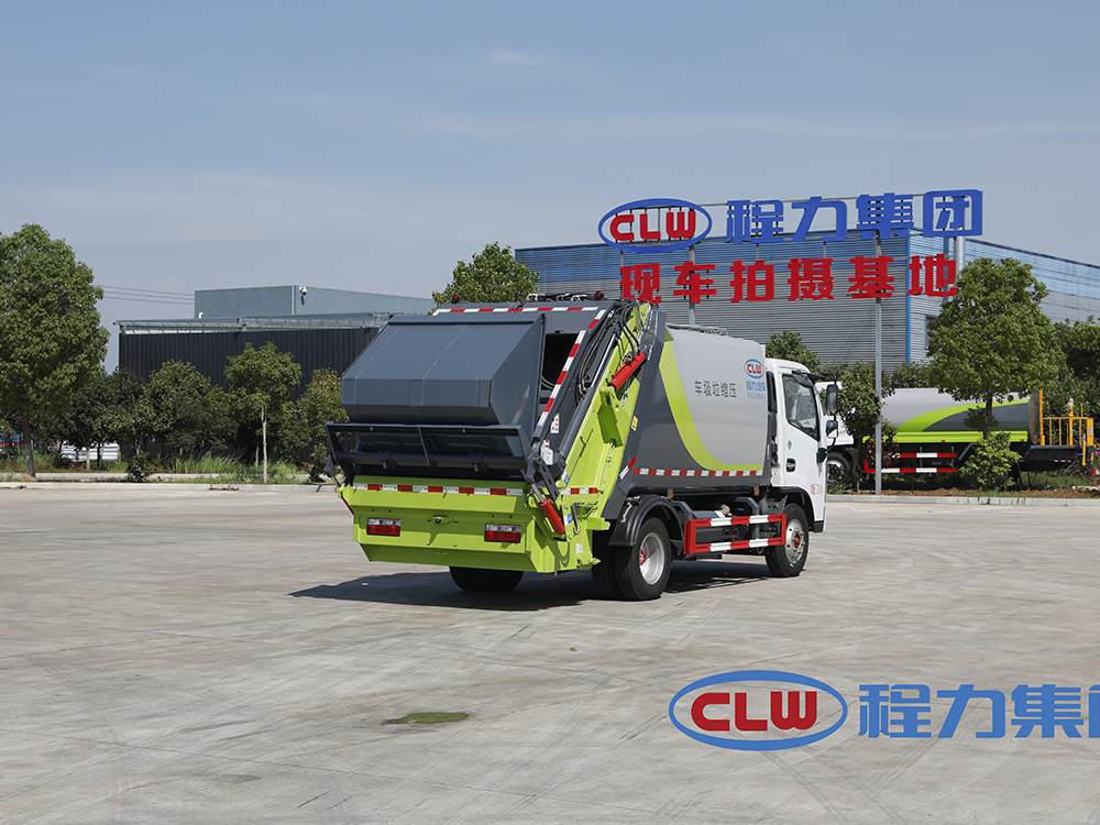 程力D6压缩式垃圾车