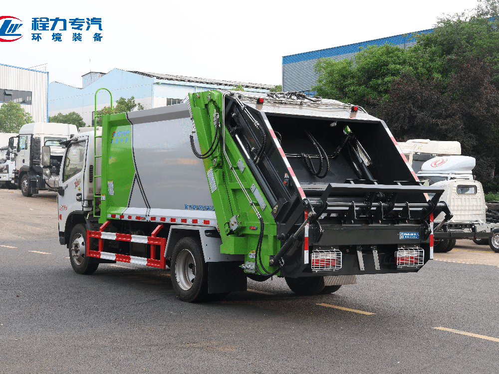 东风多利卡D7（灰绿涂装）