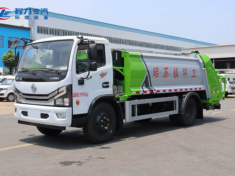 东风多利卡D7（特殊定制箱体）