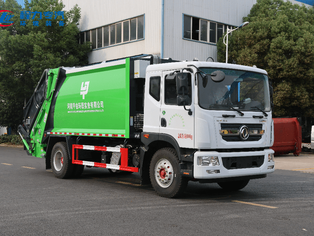 东风多利卡D9（老款绿色涂装带三角斗）