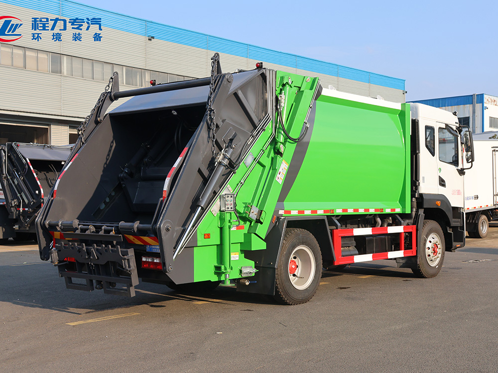 东风多利卡D9（新款绿色涂装带摆臂）