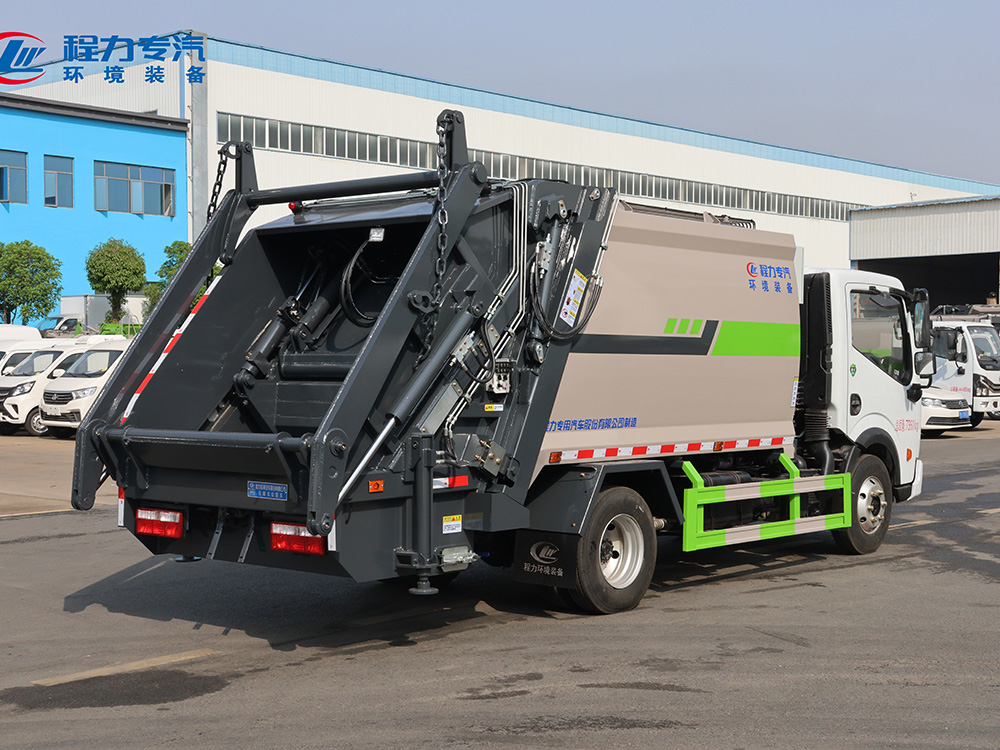 东风多利卡新款（摆臂）