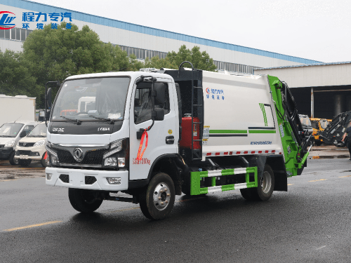 东风福瑞卡F6（白绿涂装）