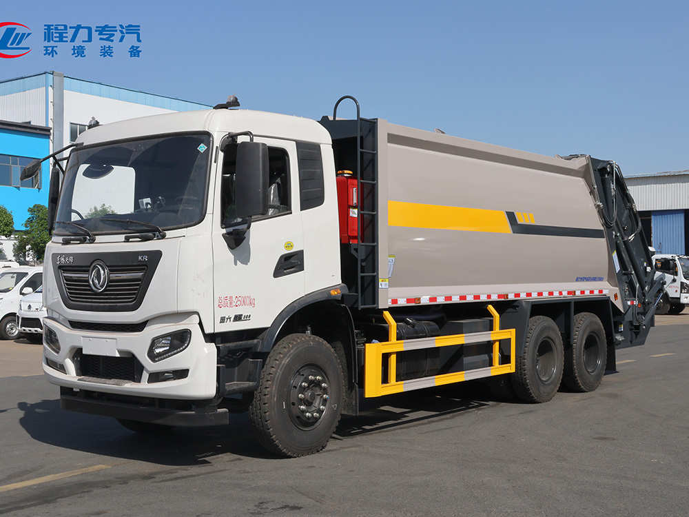 东风天锦（黄黑涂装）