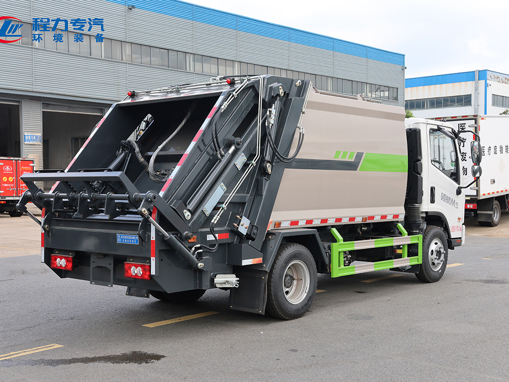 福田领航M5（总质量9100）