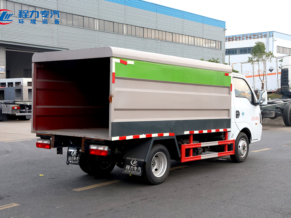 东风途逸柴油密闭桶装