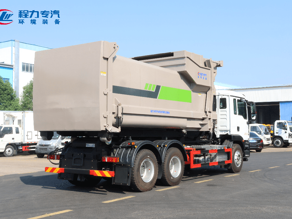 后双桥重汽汕德卡