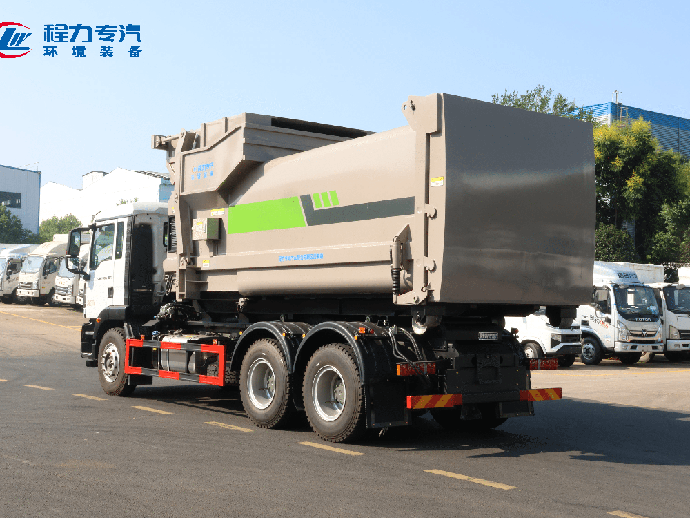 后双桥重汽汕德卡