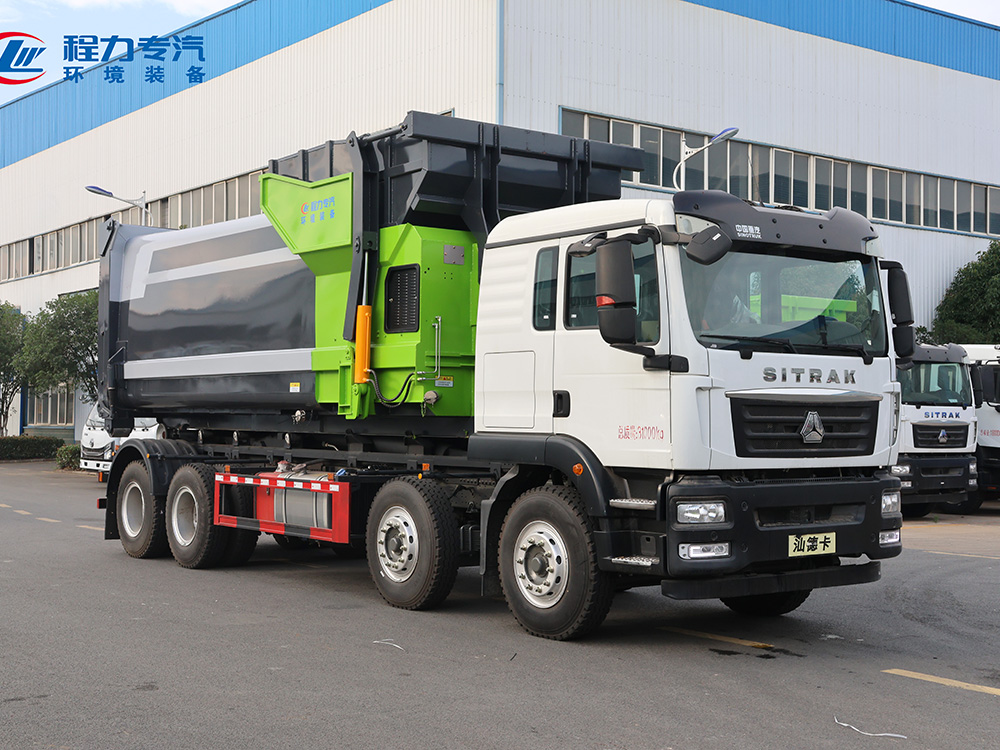 前四后八重汽汕德卡