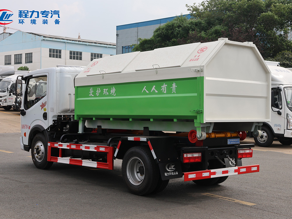 东风多利卡新款（带箱）