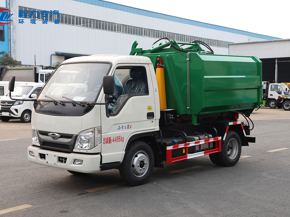 福田小卡之星2勾臂（带挂桶箱）